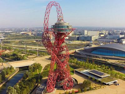 climbing to the top of the ArcelorMittal Orbit image