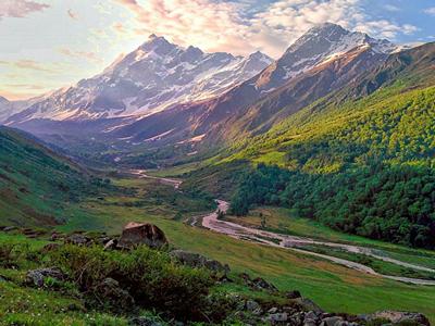 Trek to Har Ki Dun - Himalayas image